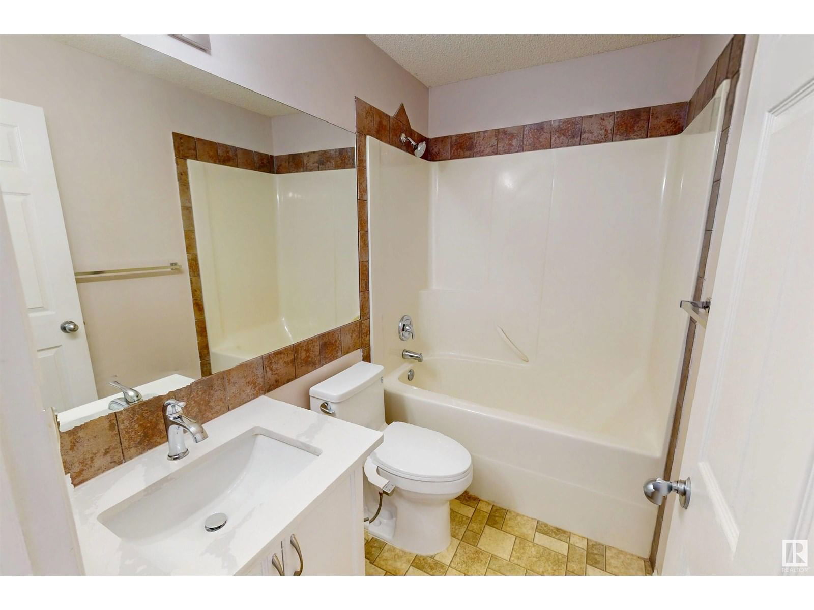 7932 14 AVE Image 23