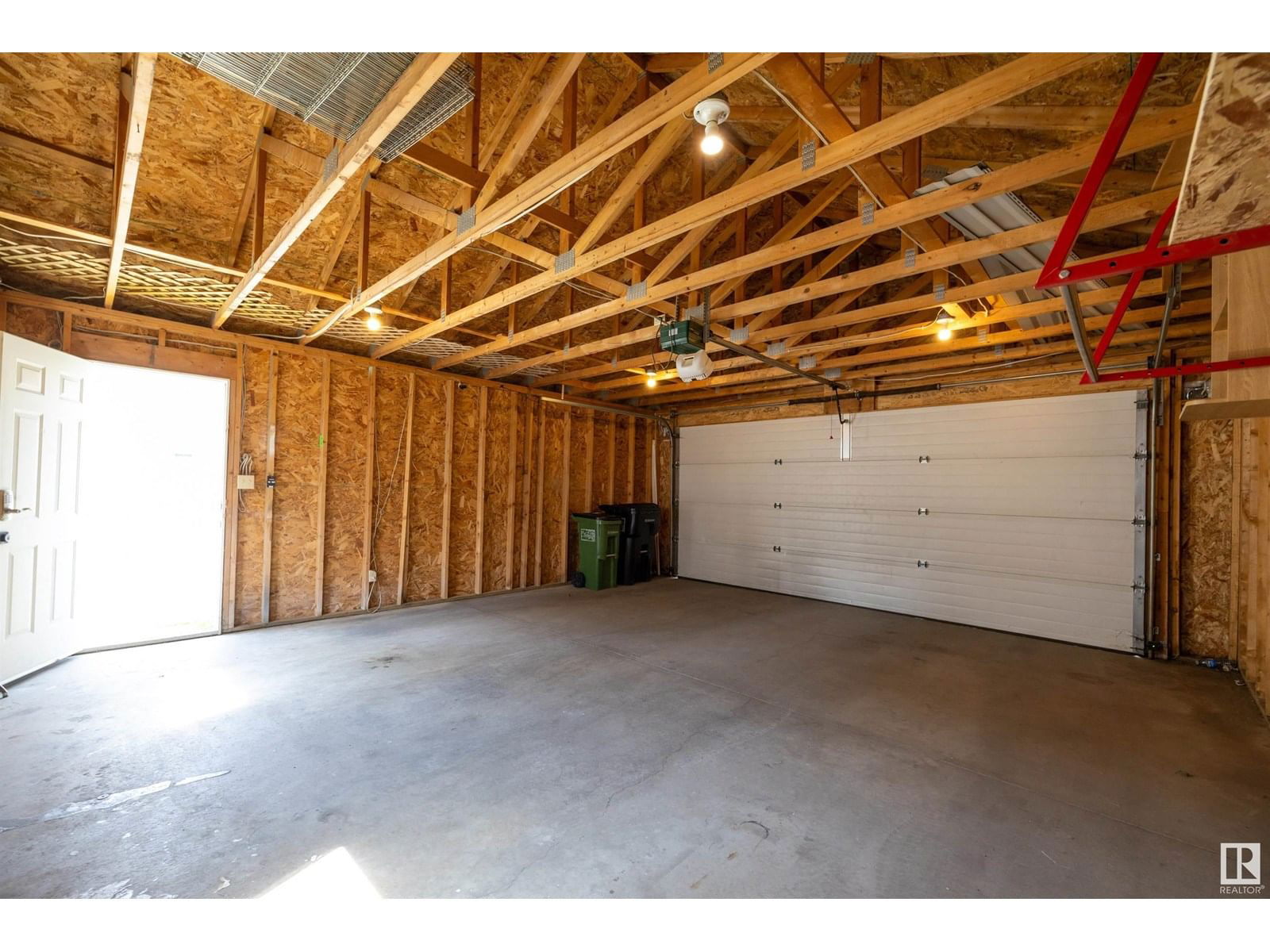 7932 14 AVE Image 44