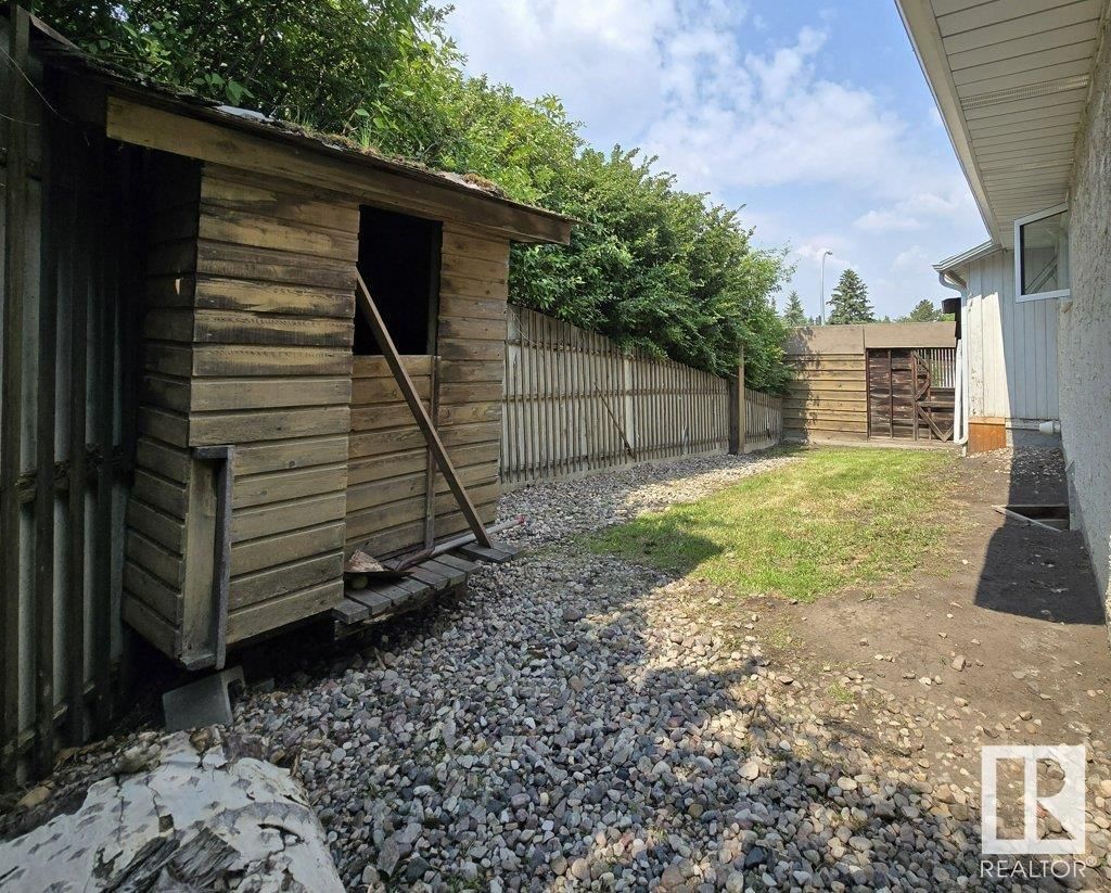 37 MANCHESTER DR Image 36