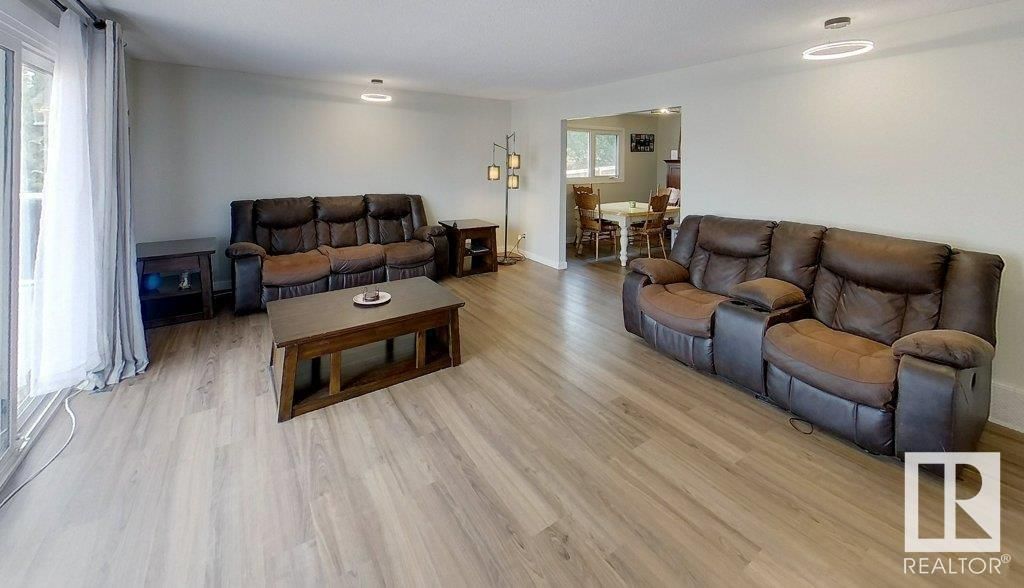 37 MANCHESTER DR Image 6