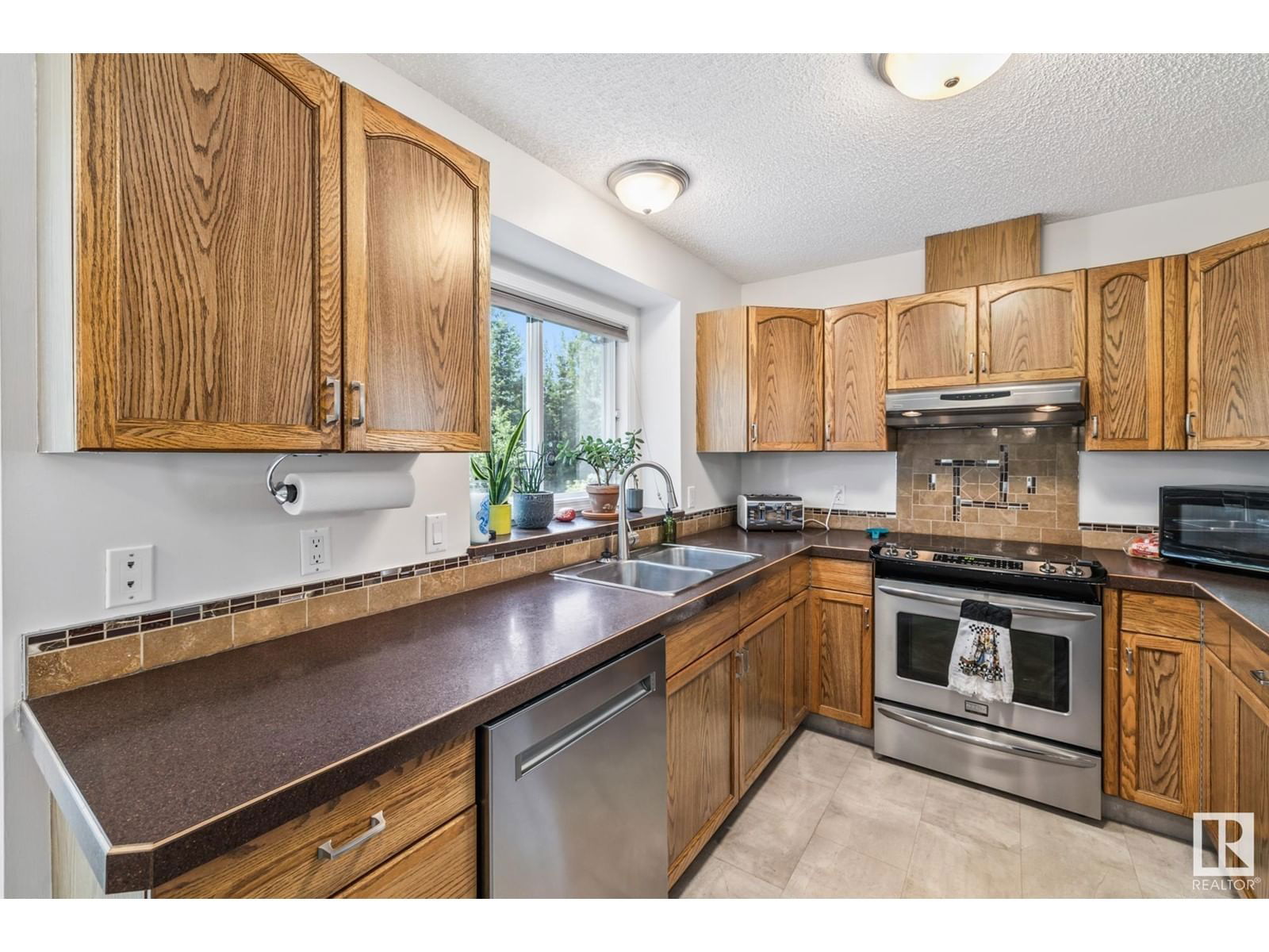 35 - 24 GRANDIN RD Image 13