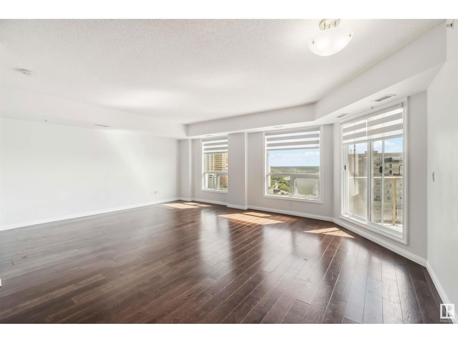 9819 - 1102 104 ST NW Image 11
