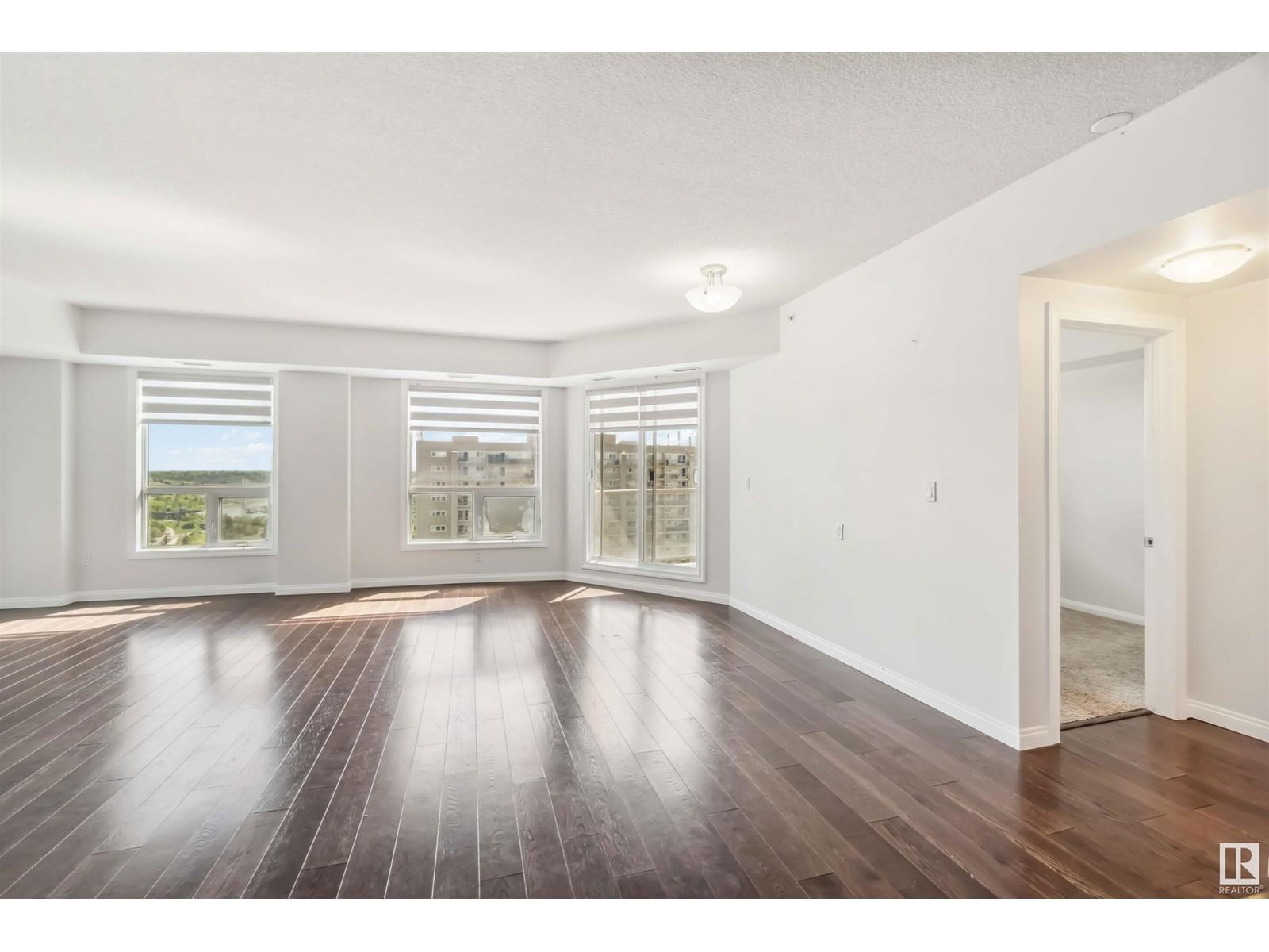9819 - 1102 104 ST NW Image 14