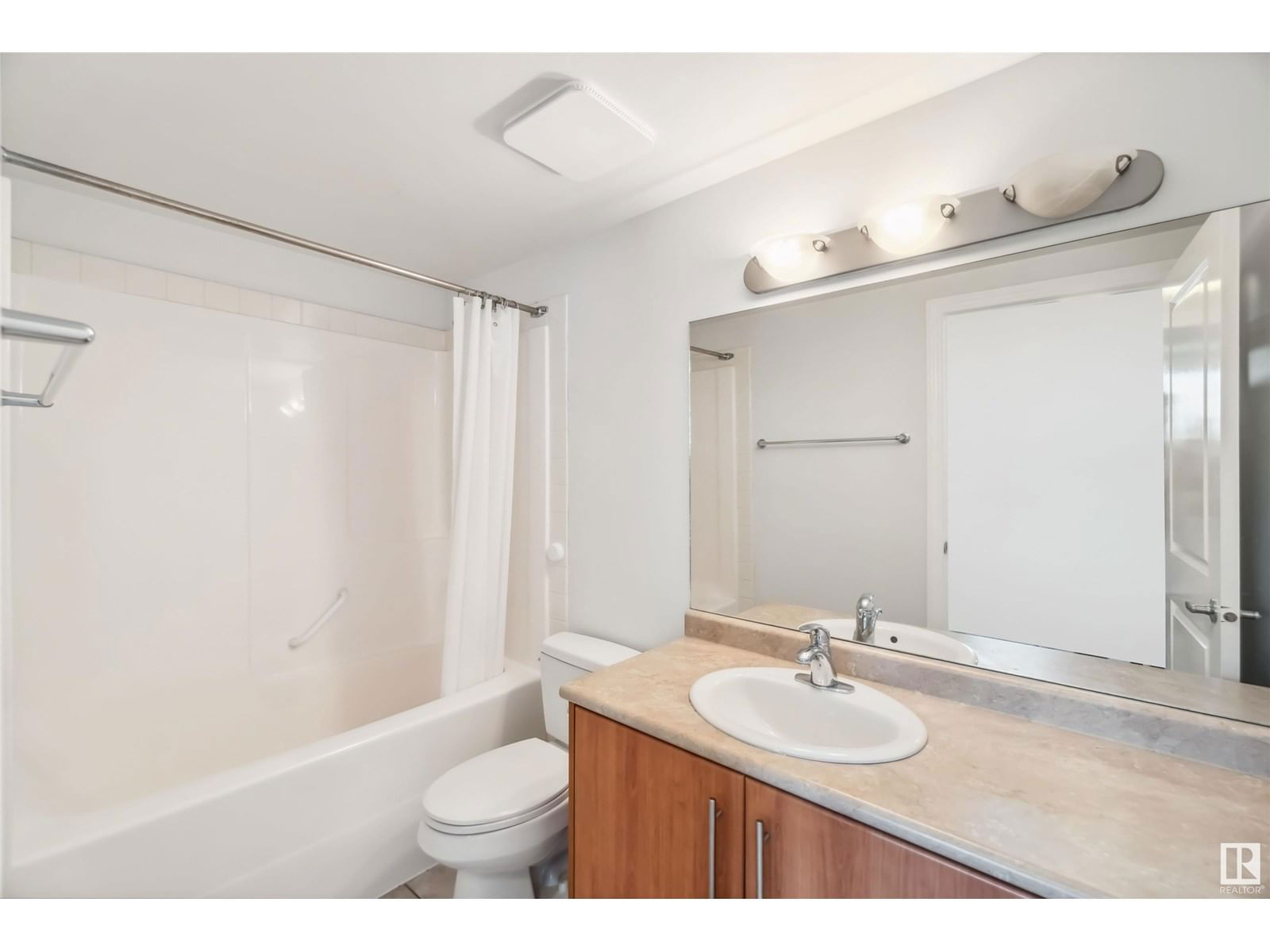 9819 - 1102 104 ST NW Image 15