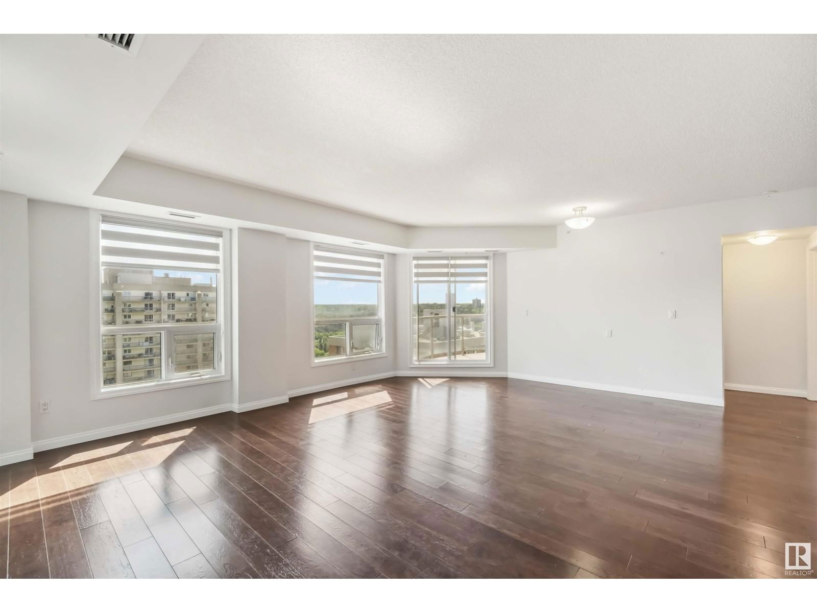 9819 - 1102 104 ST NW Image 6