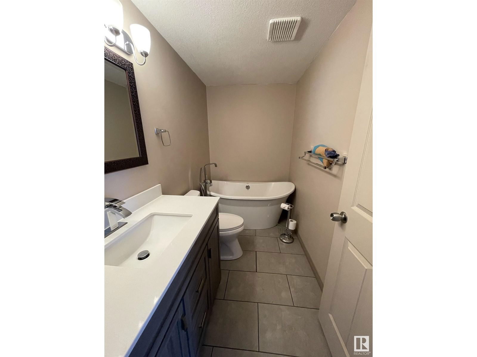 17 - 231054 TWP RD 623.8 Image 27