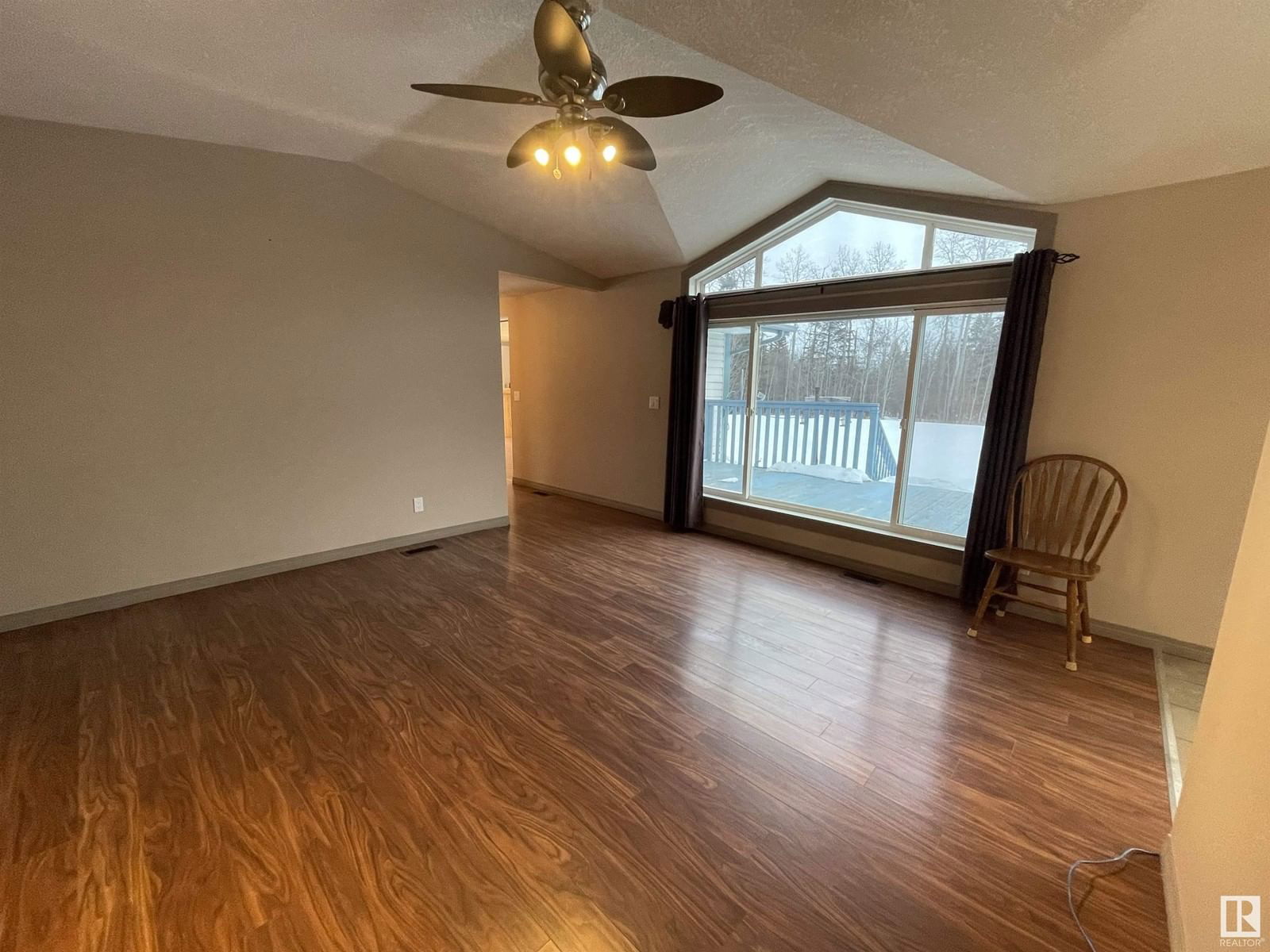 17 - 231054 TWP RD 623.8 Image 8