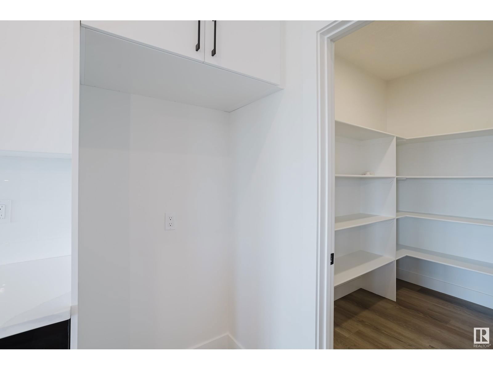 18911 24 AV Image 17