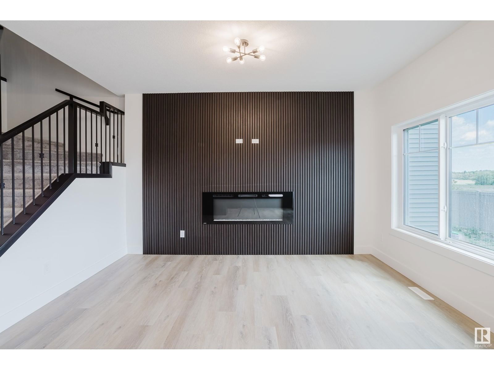 18911 24 AV Image 21
