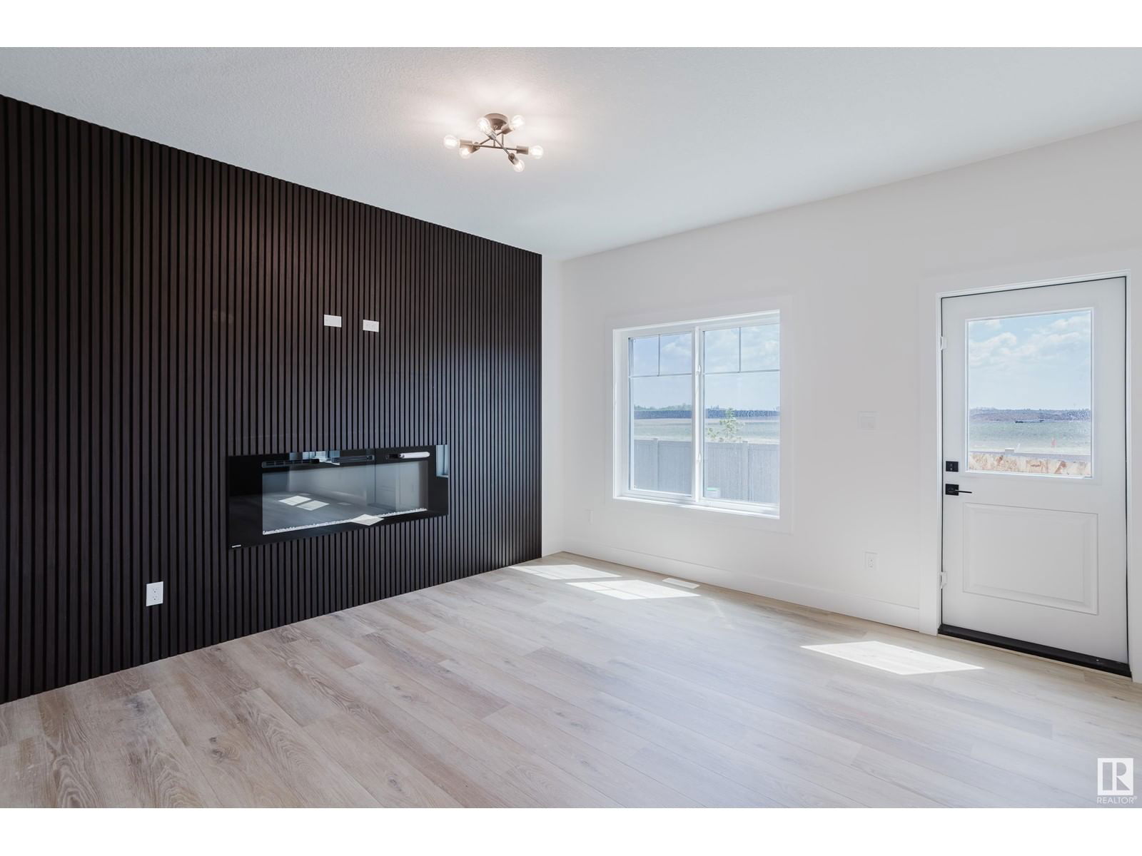 18911 24 AV Image 22