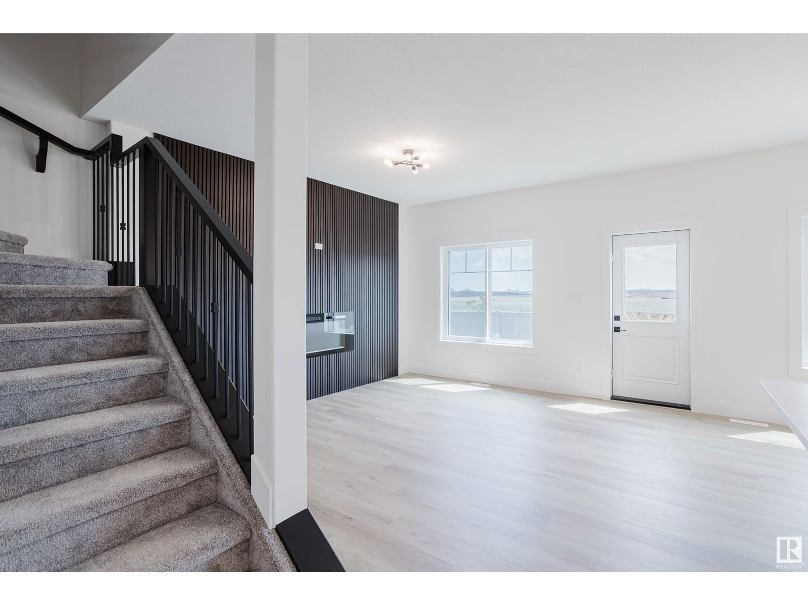 18911 24 AV Image 26