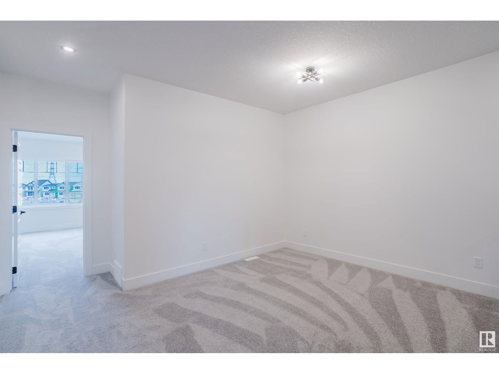 18911 24 AV Image 28