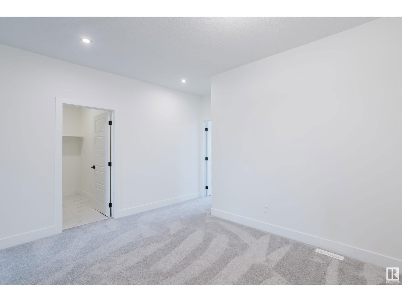 18911 24 AV Image 30