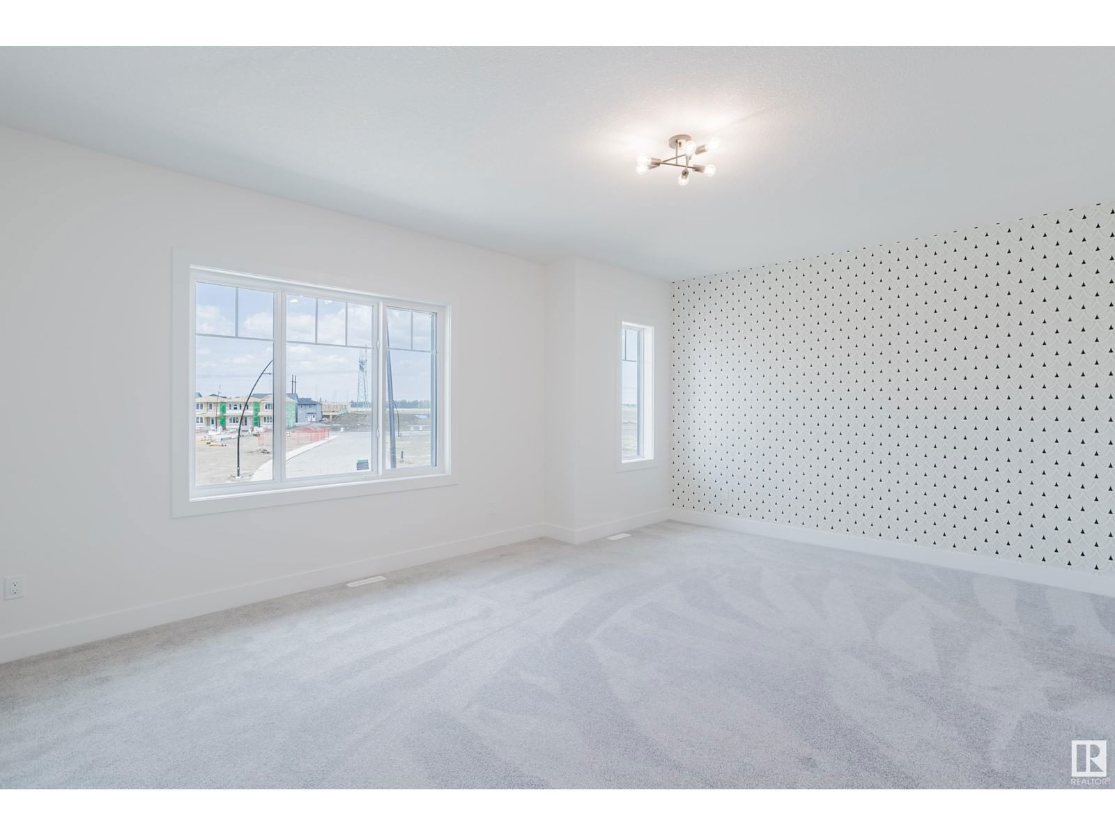 18911 24 AV Image 31