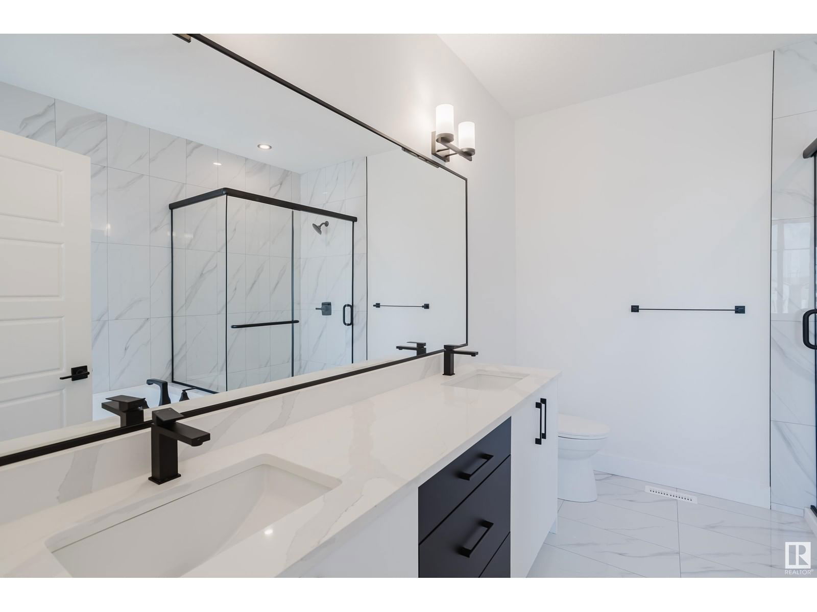 18911 24 AV Image 33