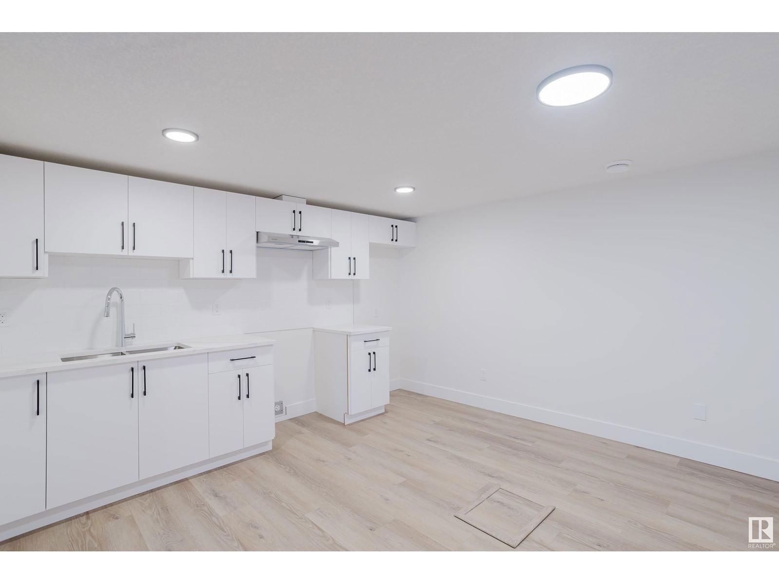 18911 24 AV Image 45
