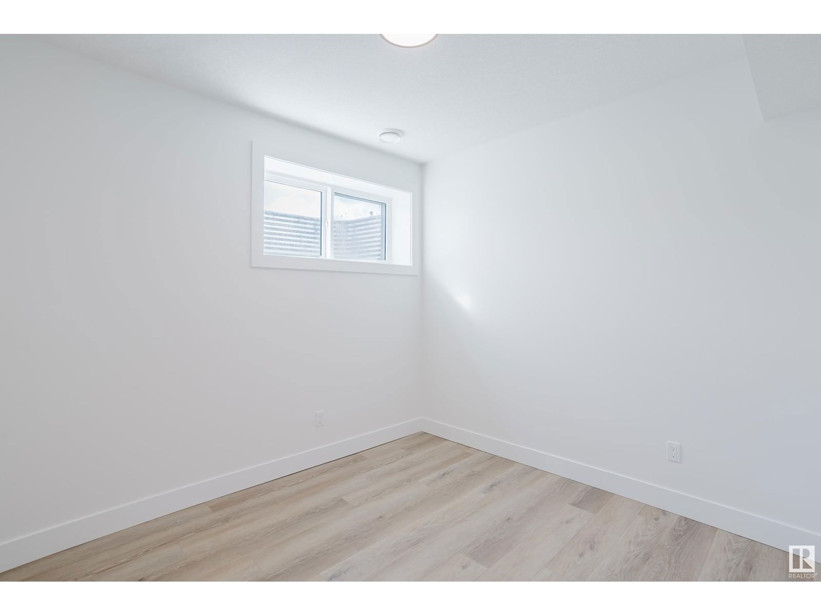 18911 24 AV Image 47