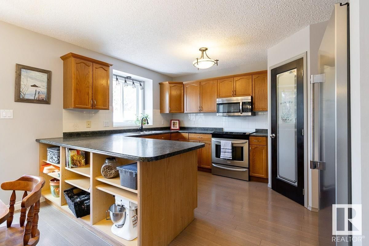 30 OAKRIDGE DR Image 11