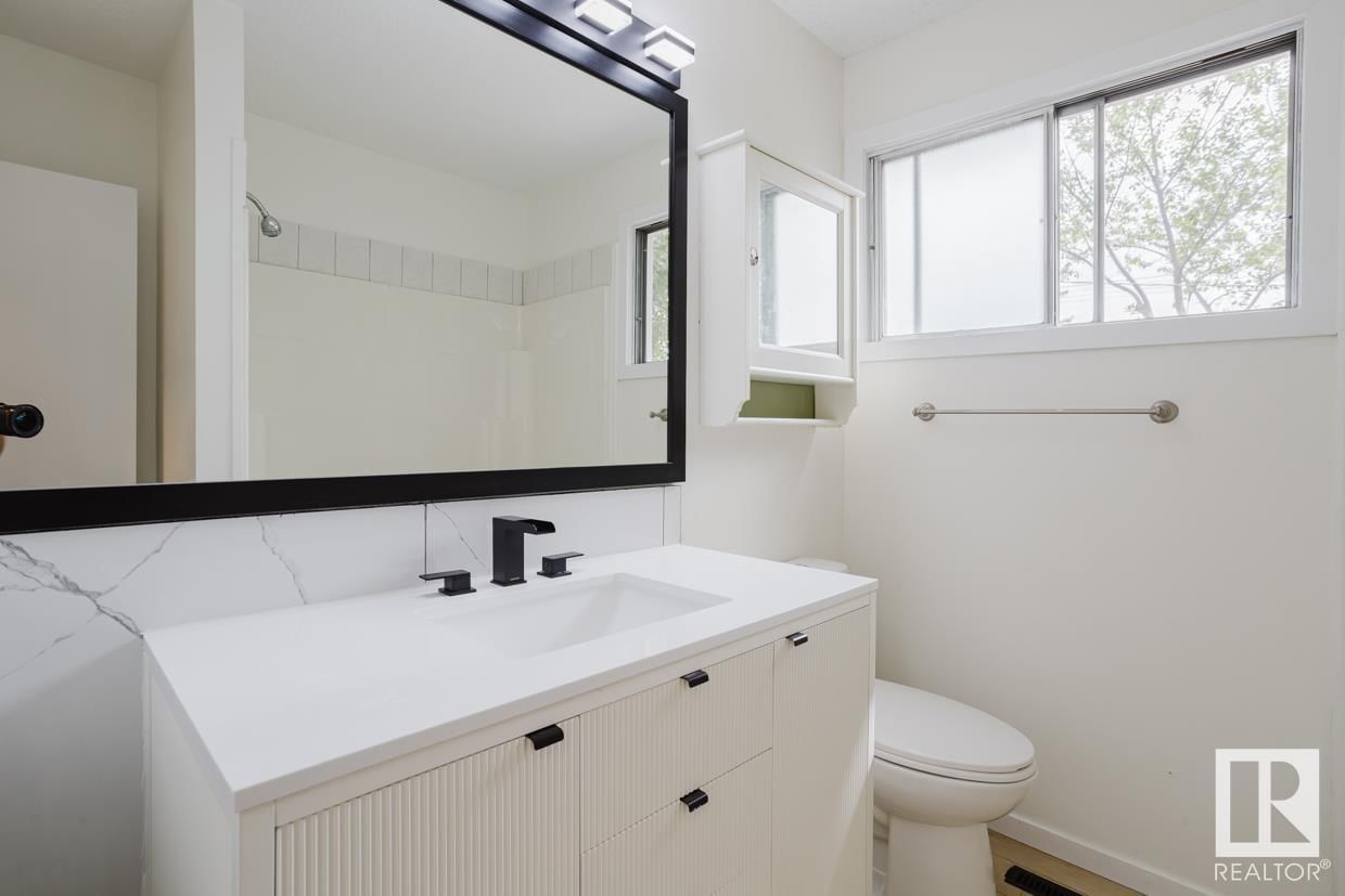 11719 46 AV Image 14