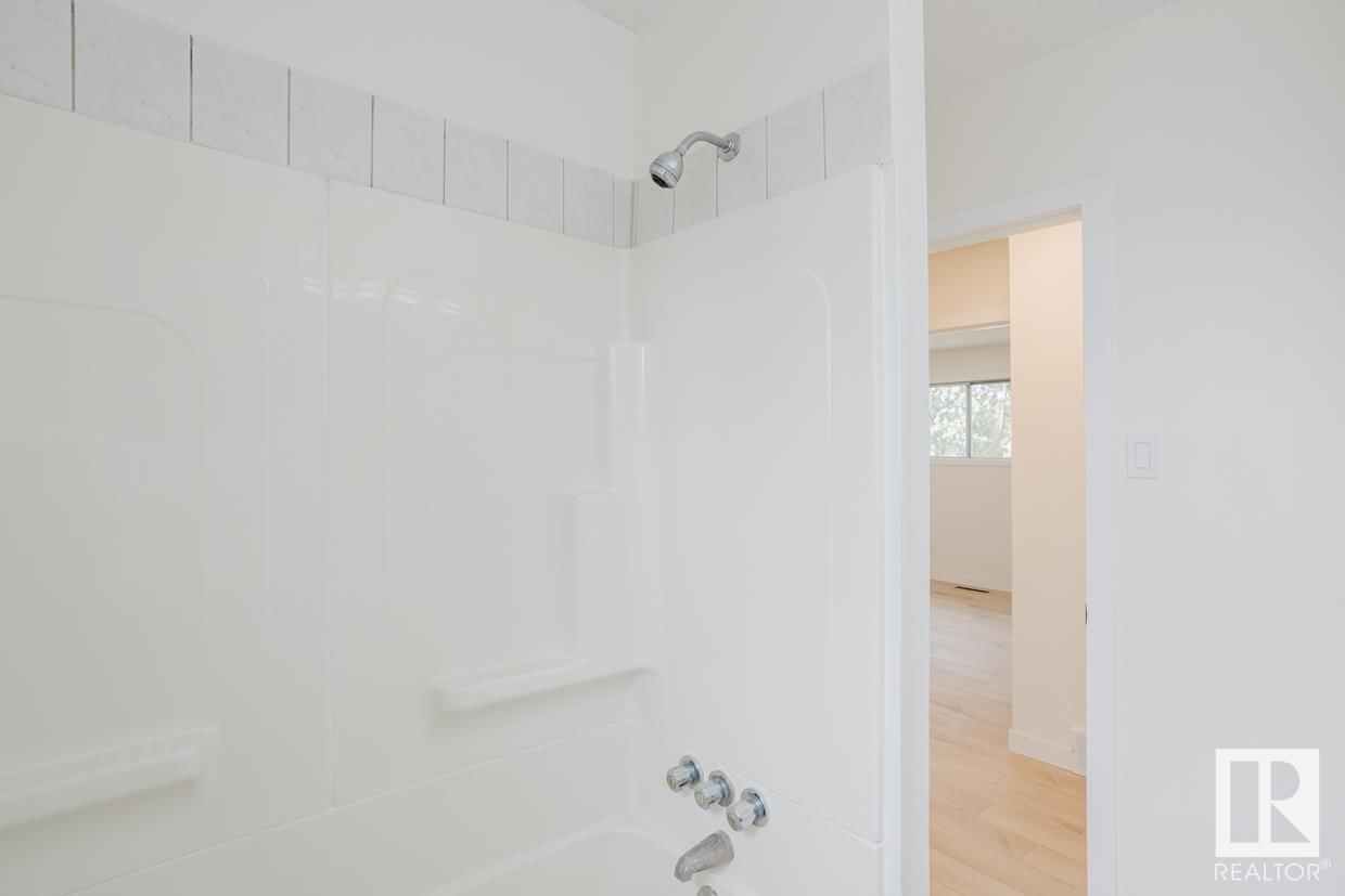 11719 46 AV Image 15