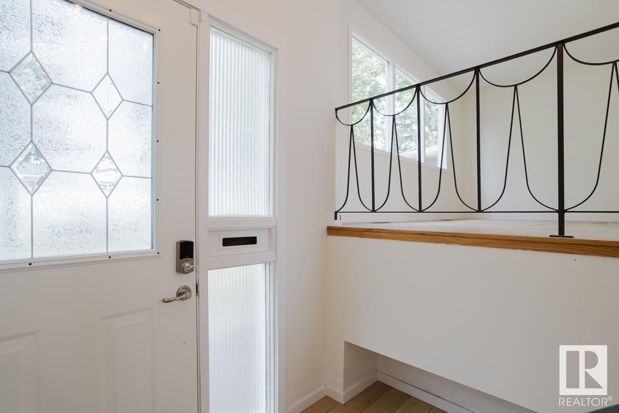 11719 46 AV Image 3