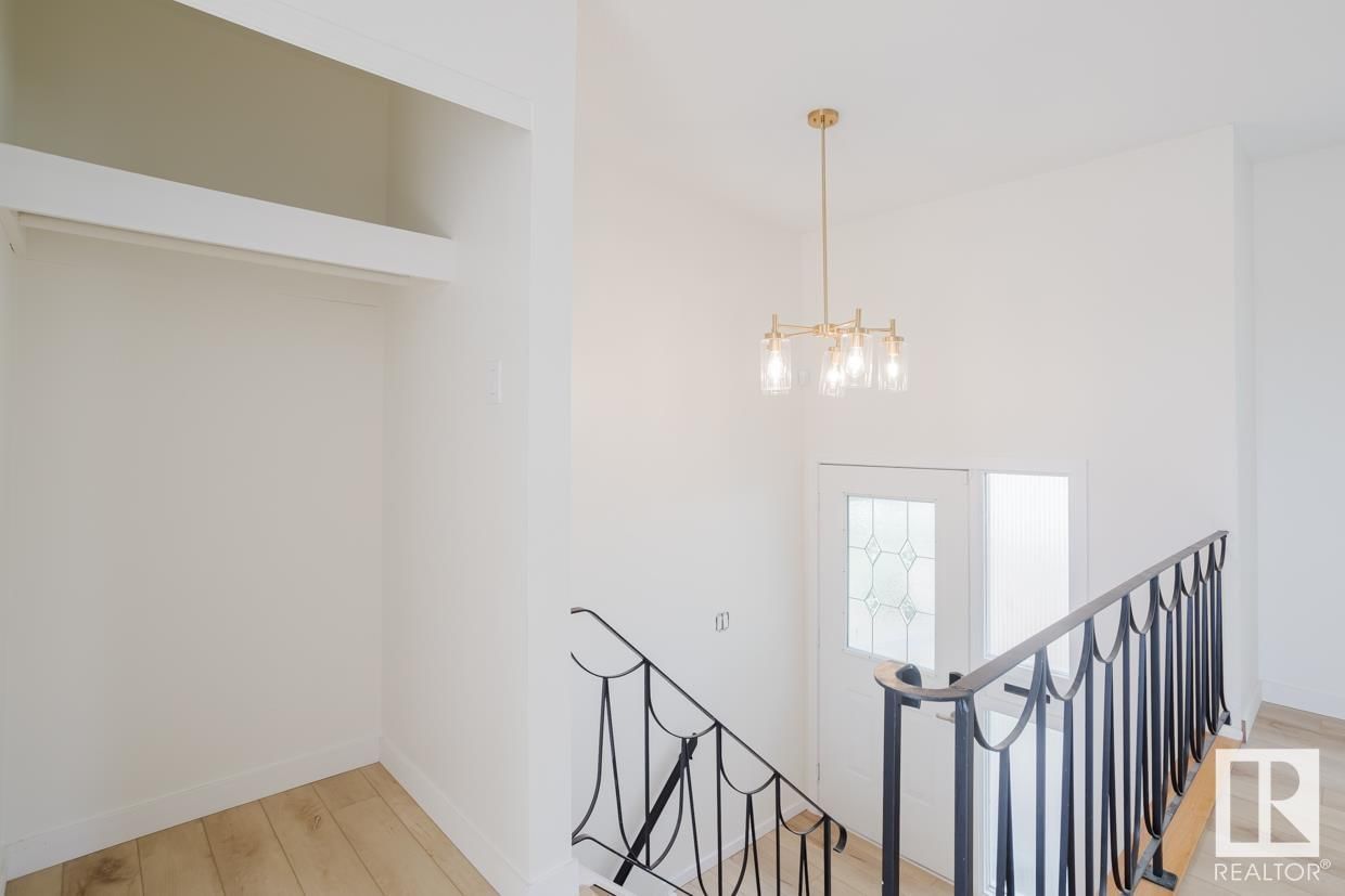 11719 46 AV Image 34