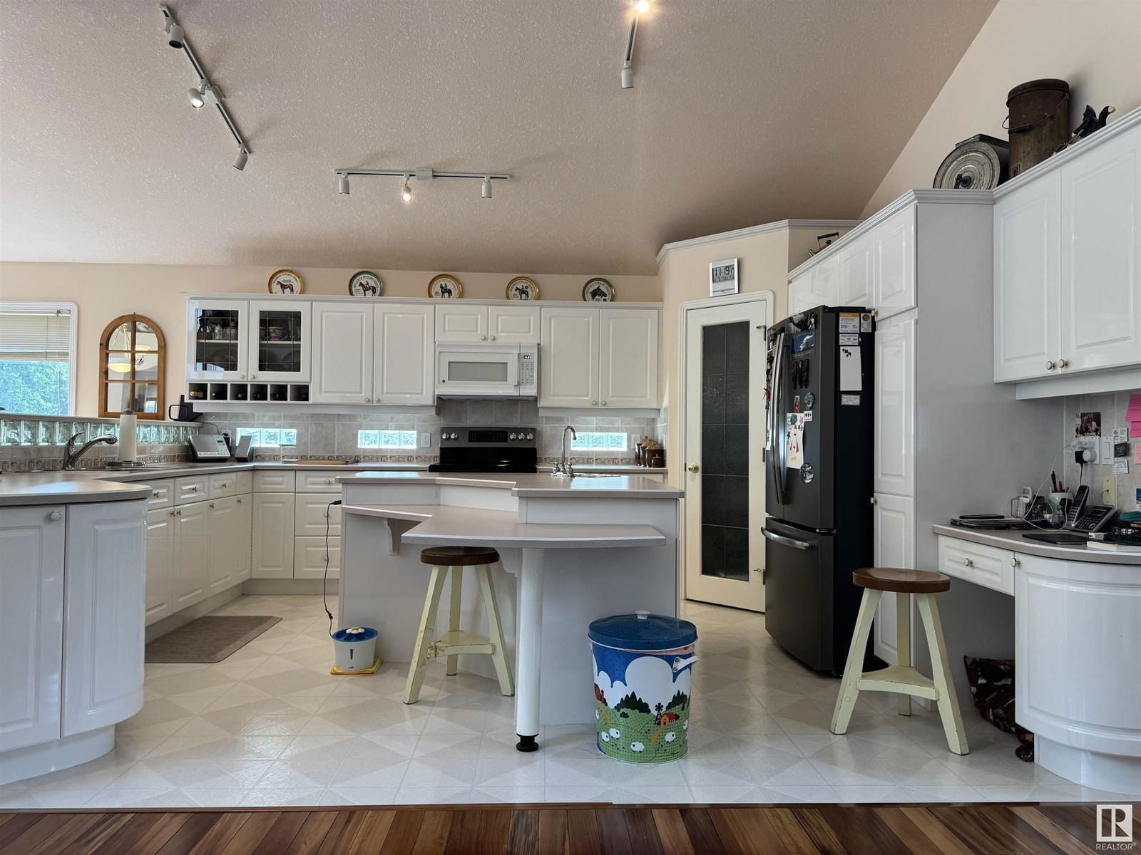 21366 TWP ROAD 530 Image 3