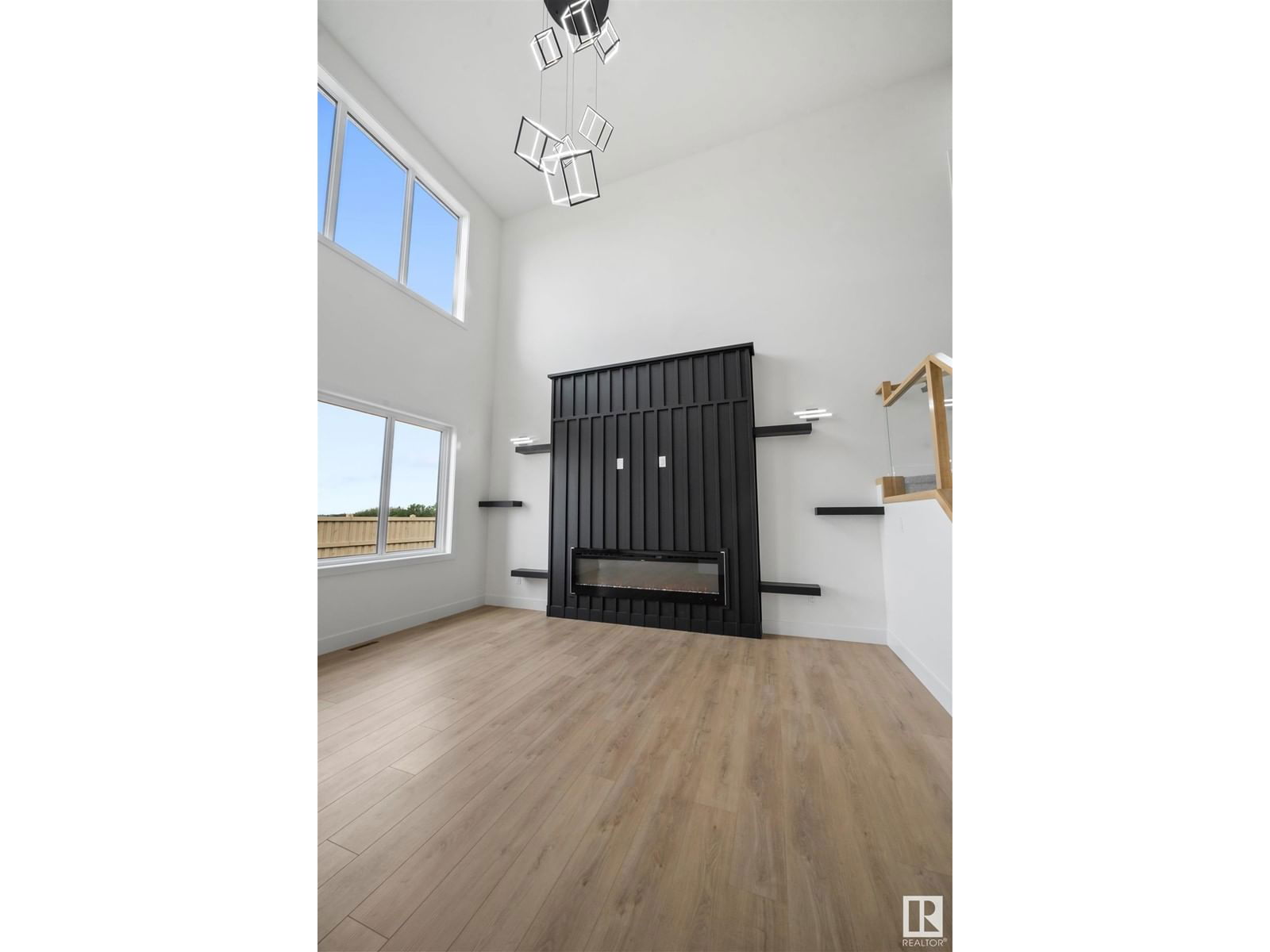 66 EDGEFIELD WY Image 18