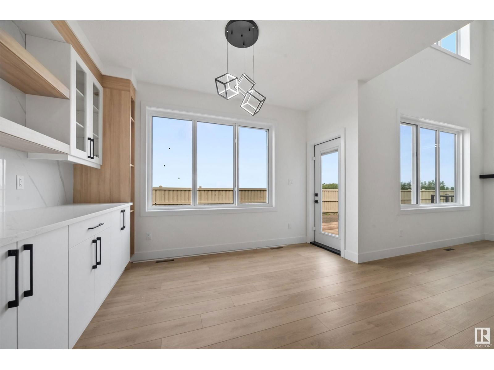 66 EDGEFIELD WY Image 24