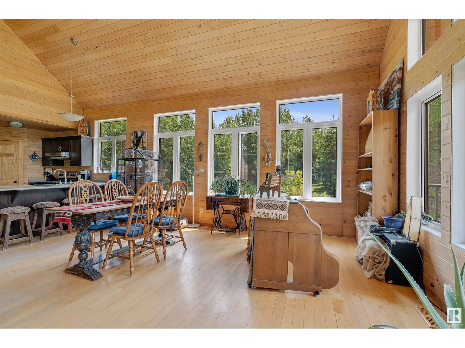 53309 A 65 RANGE RD Image 4