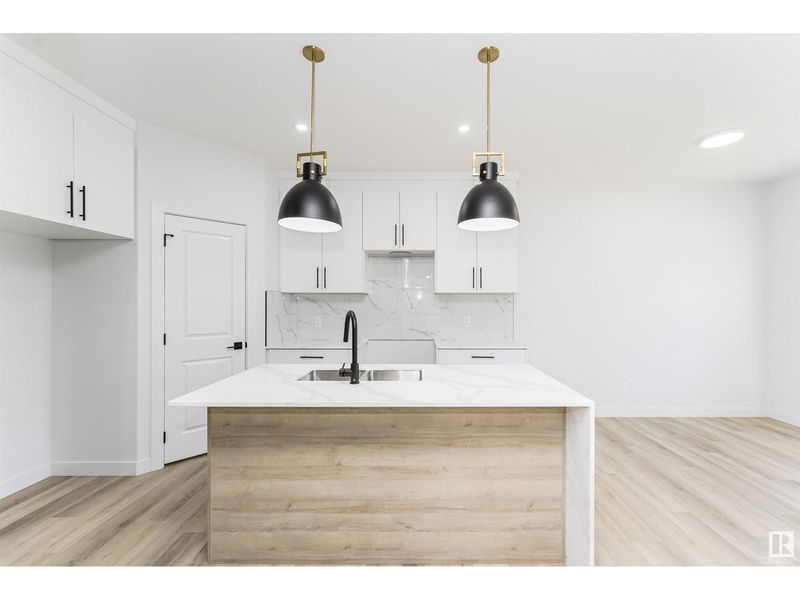 Nw - 8723 181 Av Edmonton, Alberta
