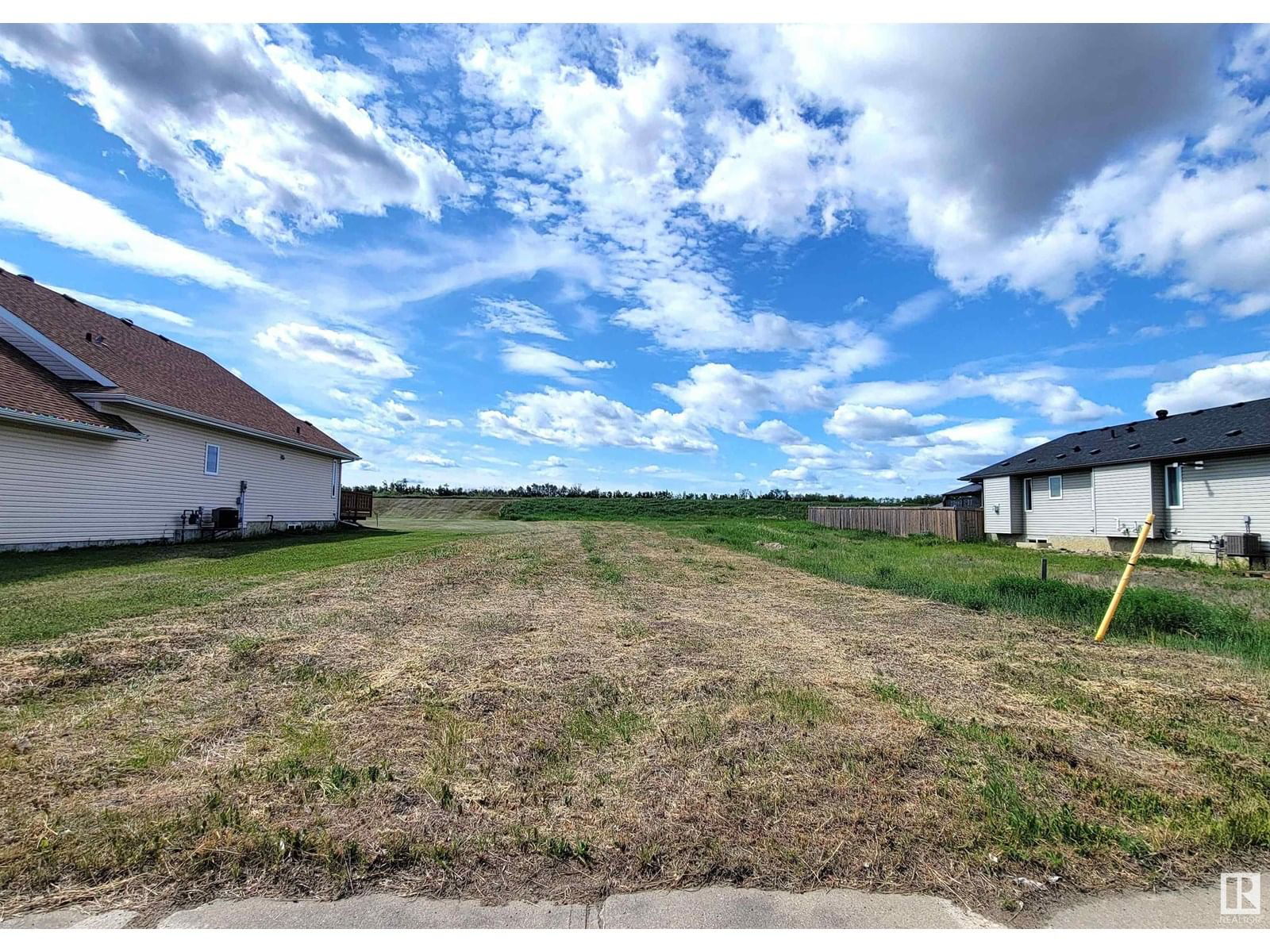 5505 48 AV Image 1