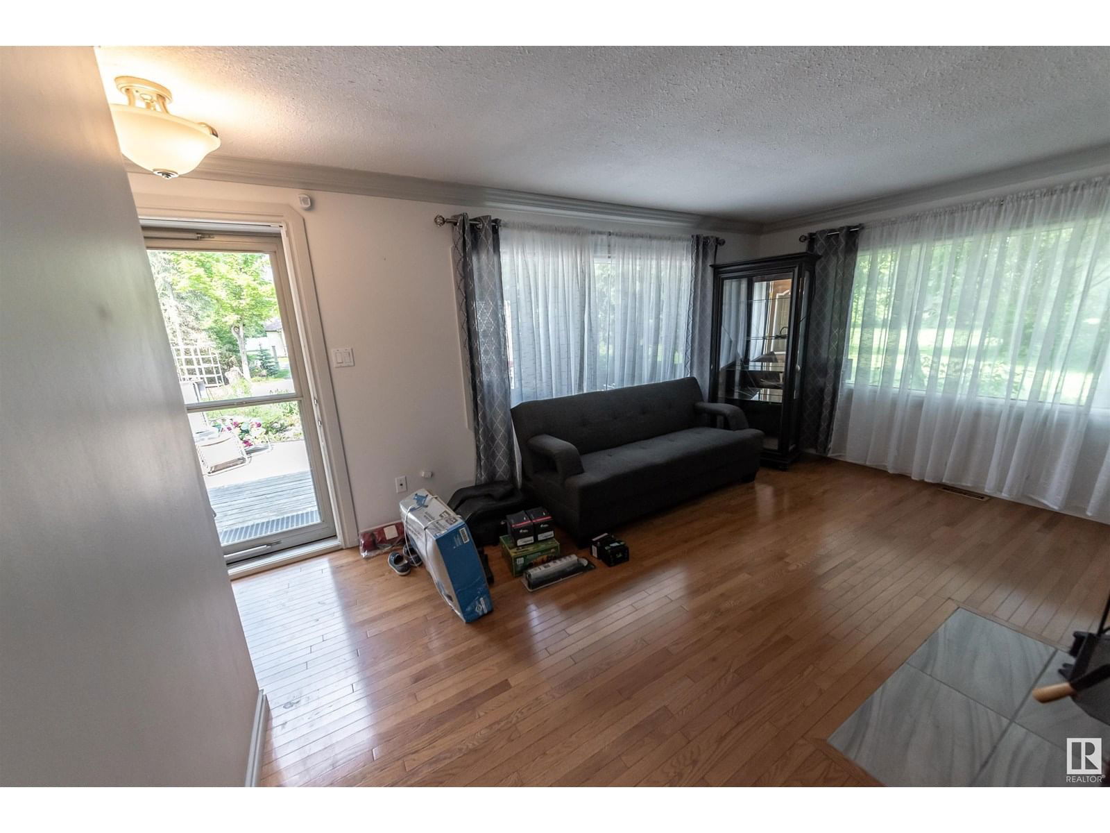4824 53 ST Image 21