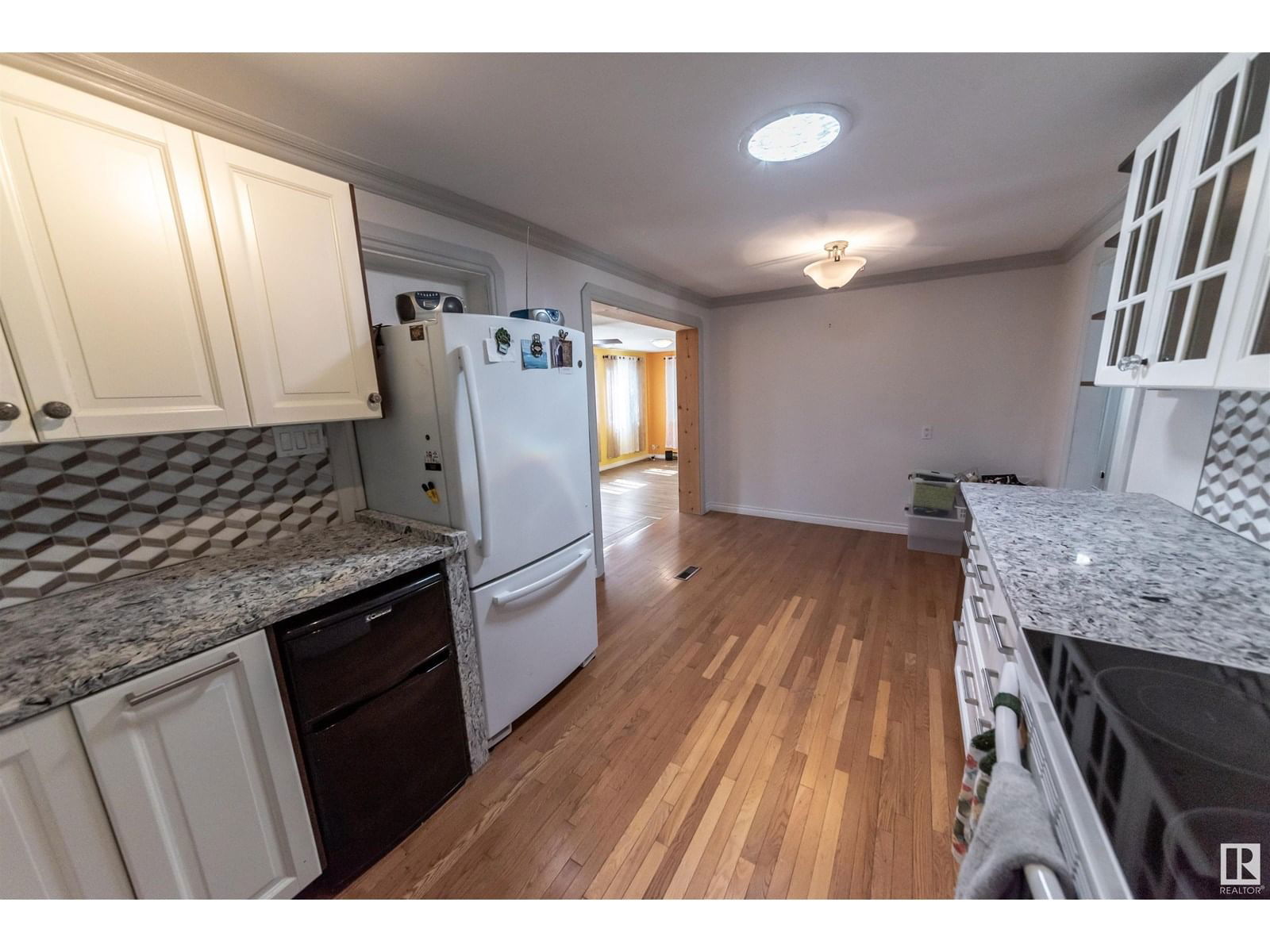 4824 53 ST Image 31