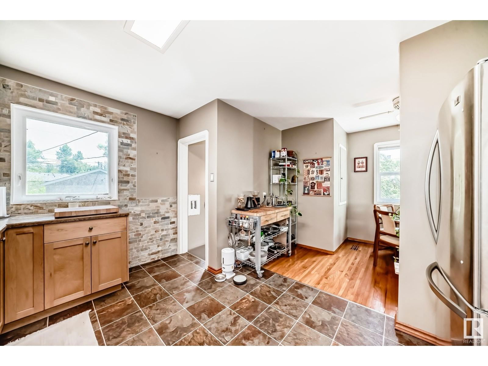 NW - 13335 110A AV Image 16