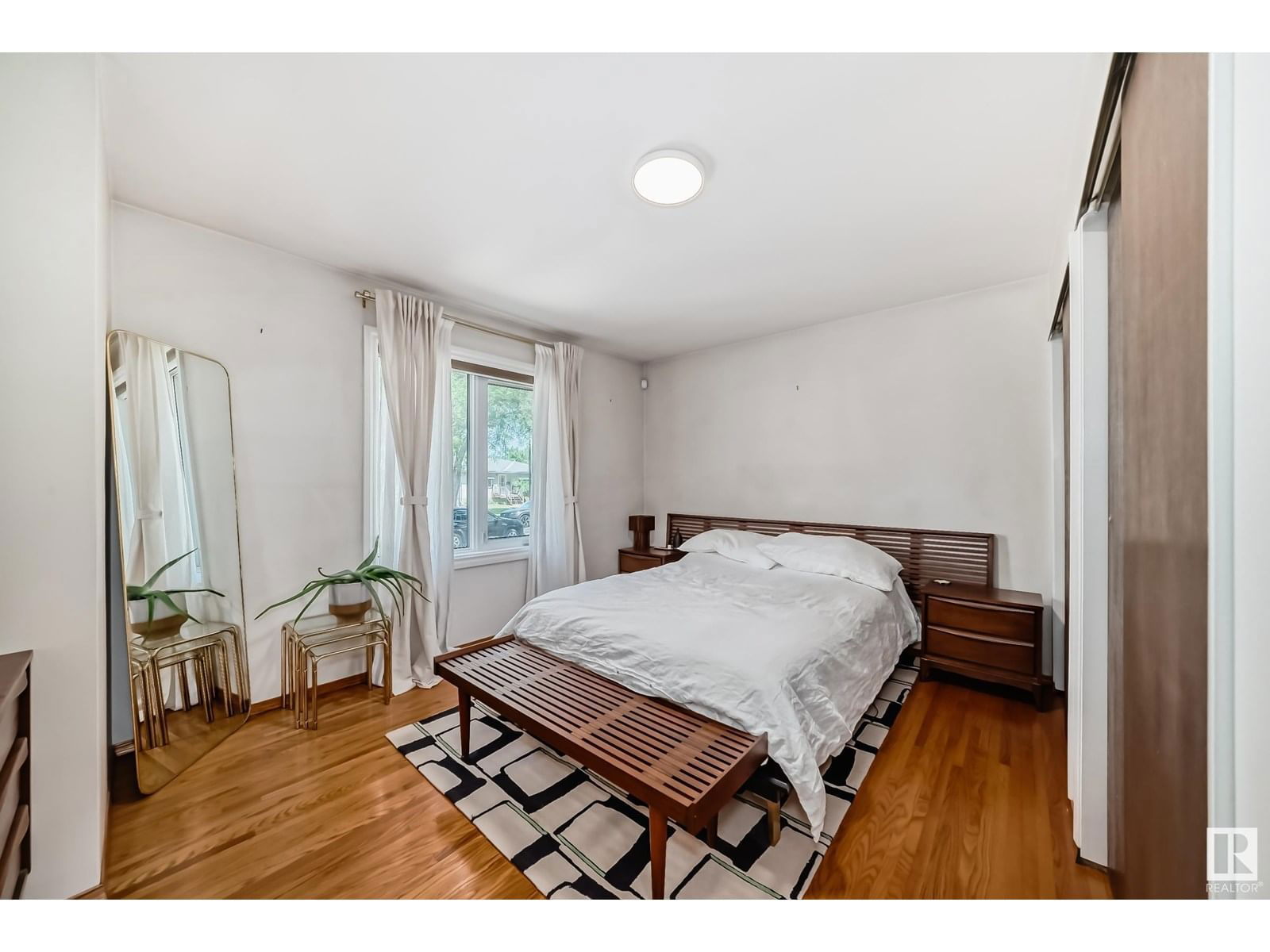 NW - 13335 110A AV Image 17