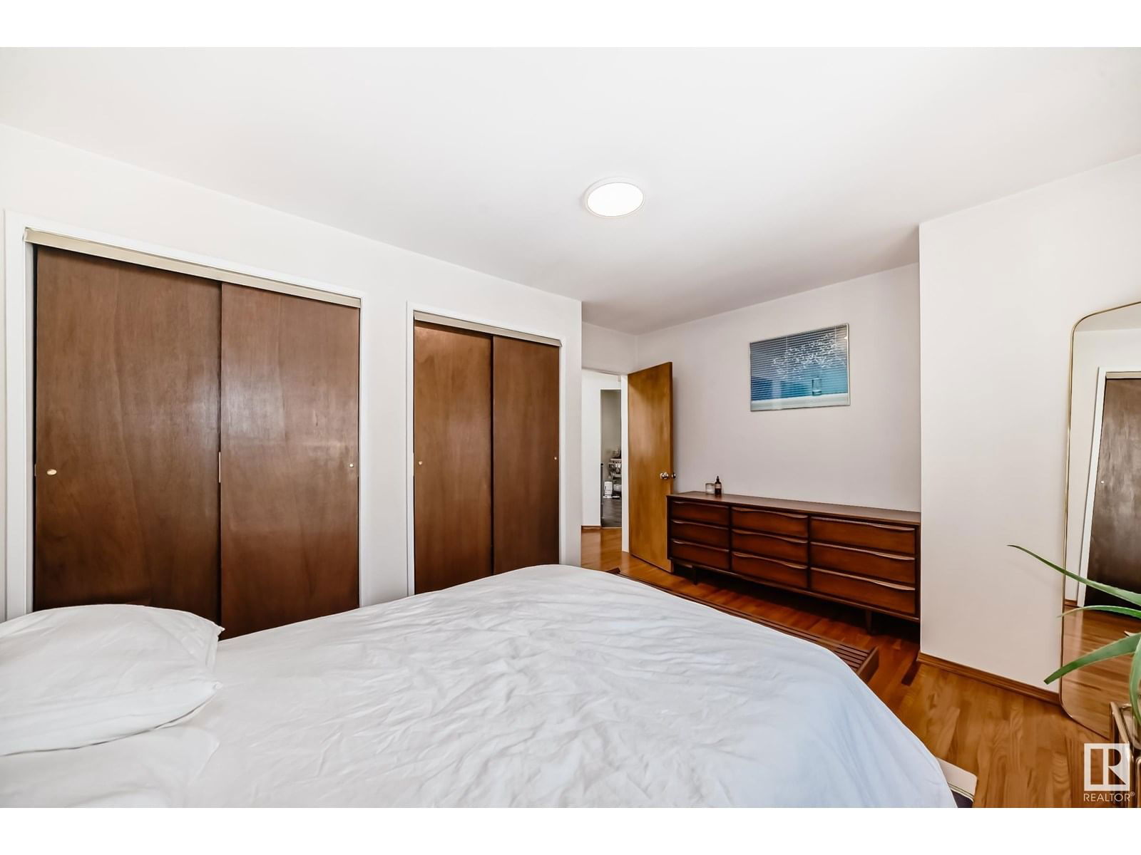 NW - 13335 110A AV Image 19