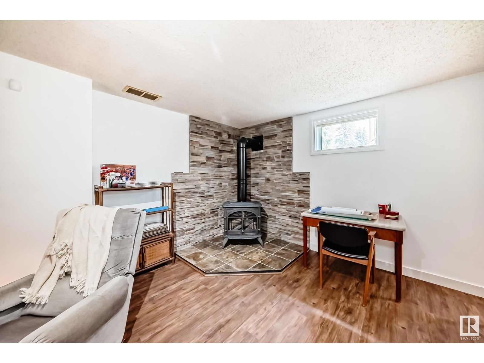 NW - 13335 110A AV Image 27