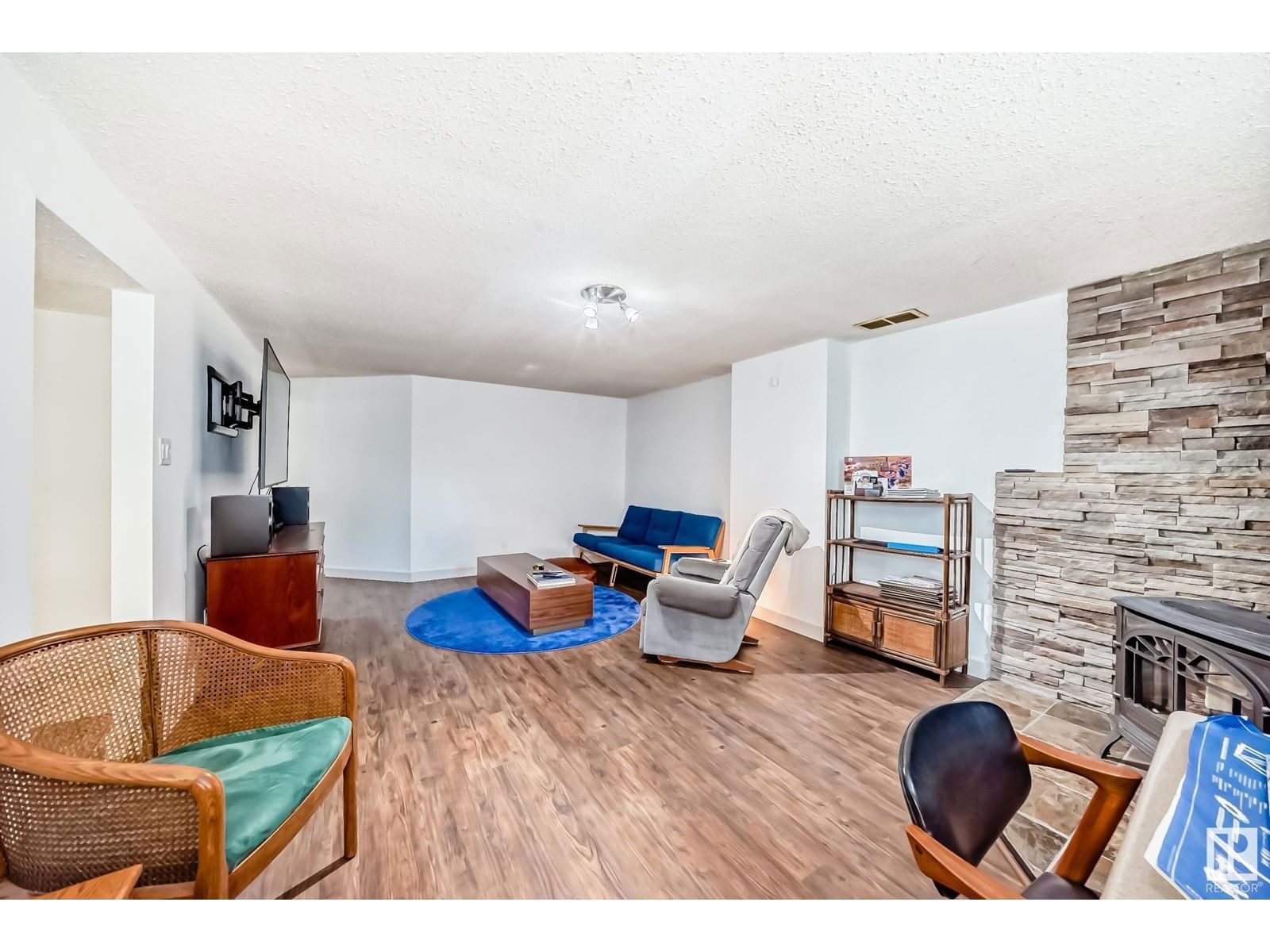 NW - 13335 110A AV Image 28