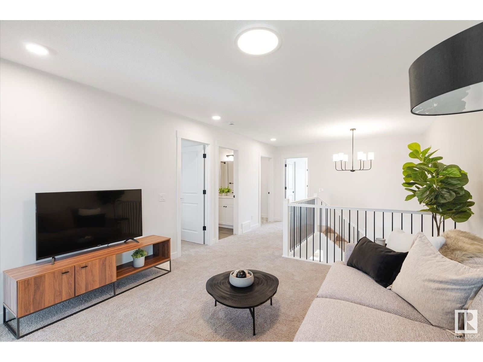 NW - 22371 89 AV Image 19