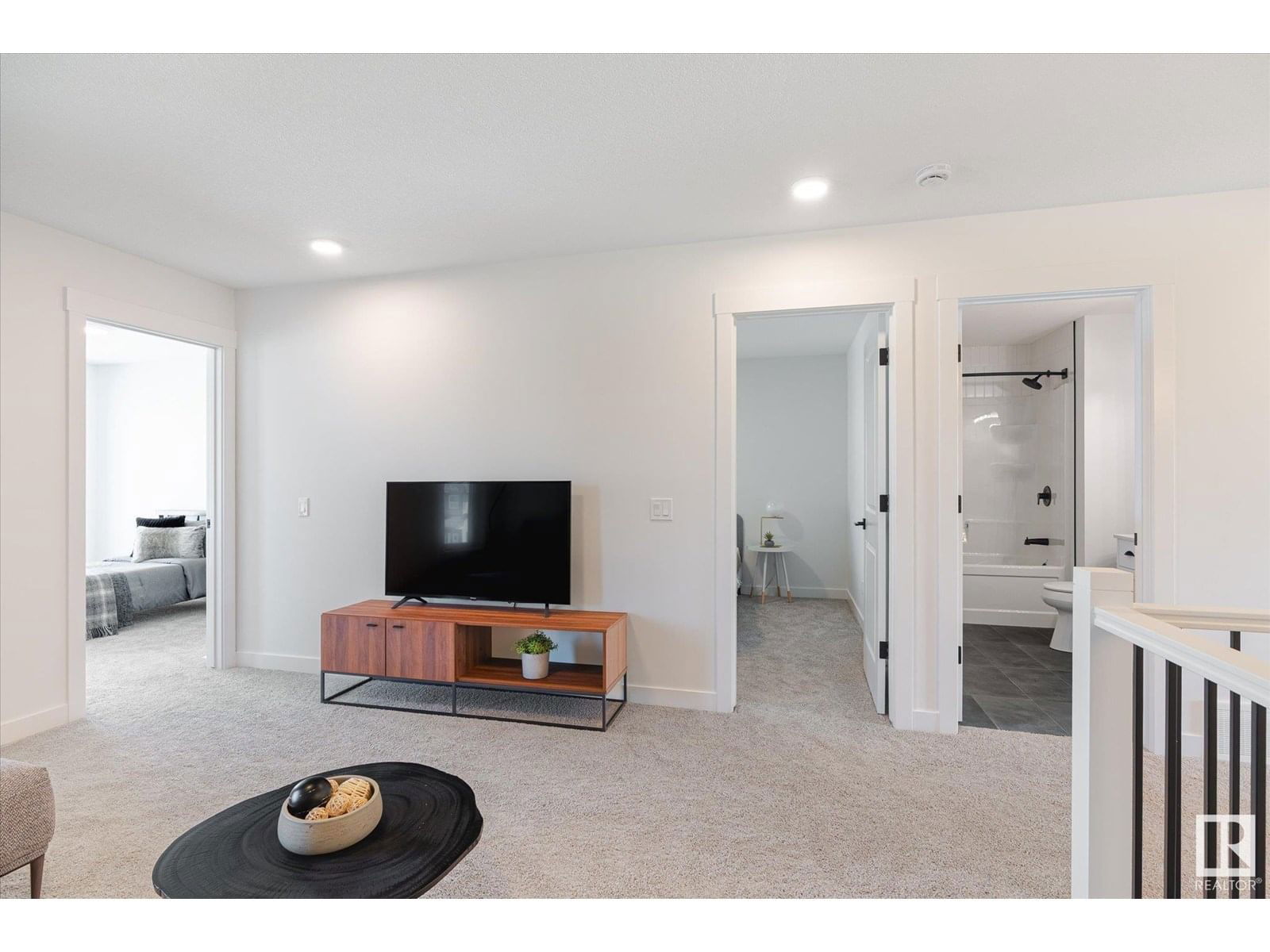 NW - 22371 89 AV Image 25