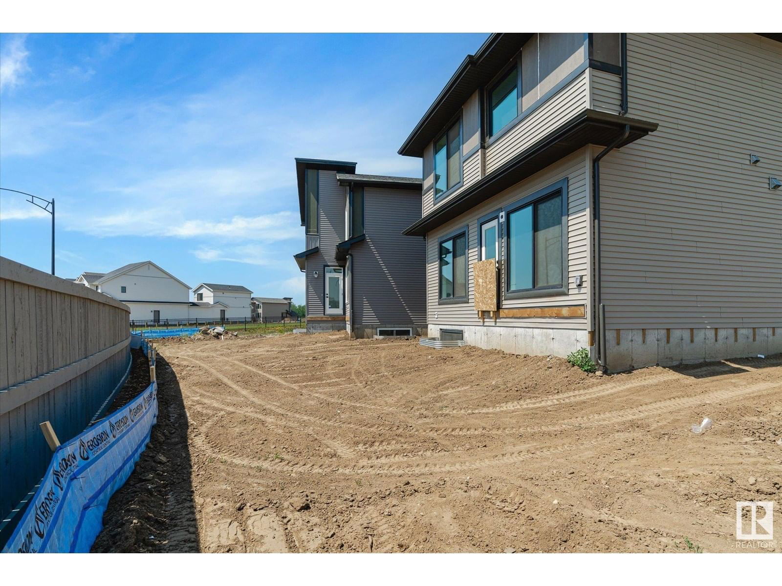 NW - 22371 89 AV Image 40