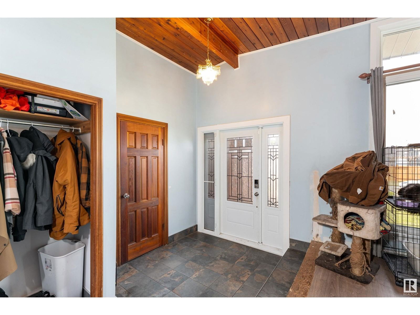6012 53 AV Image 13