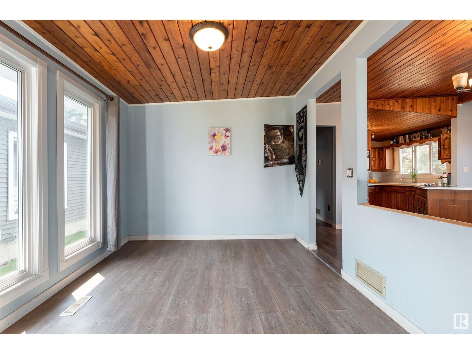 6012 53 AV Image 14