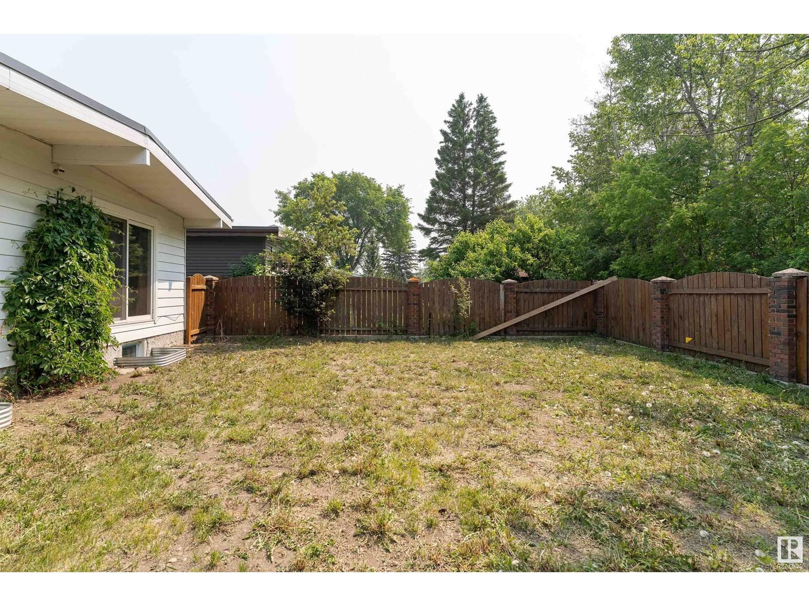 6012 53 AV Image 22