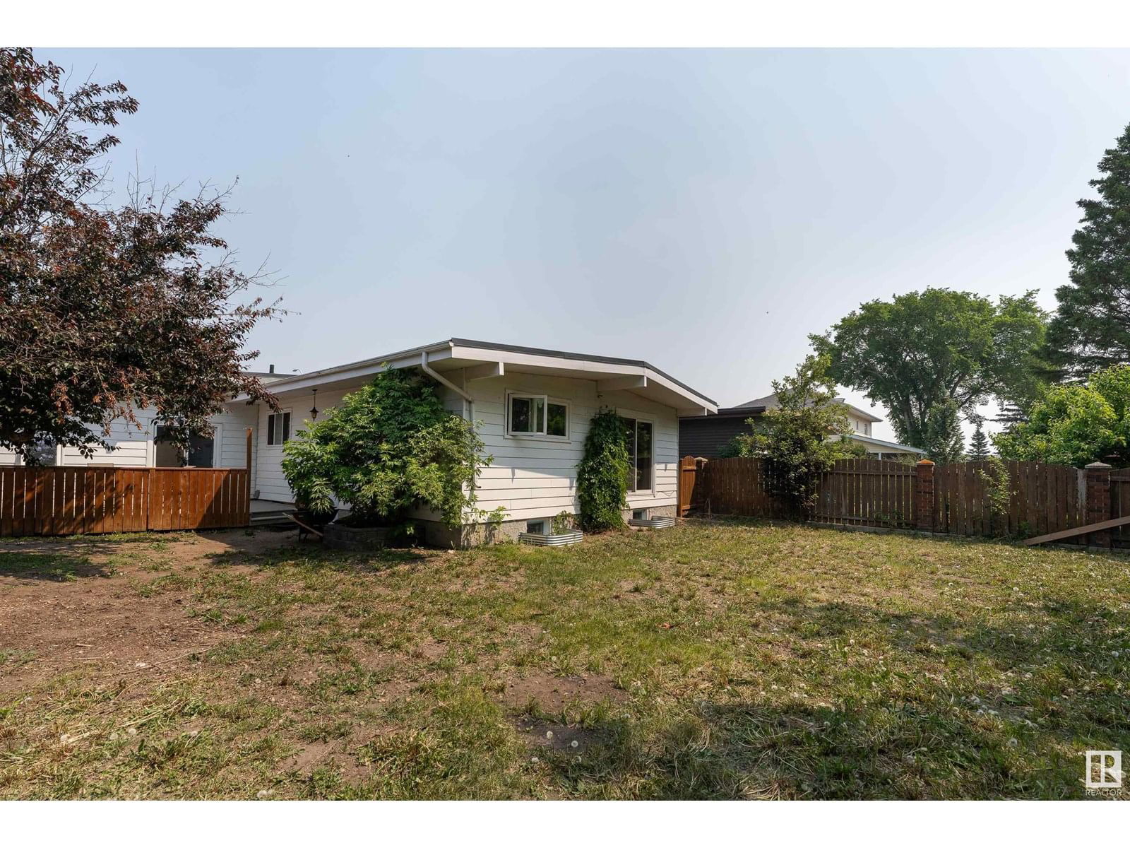 6012 53 AV Image 23