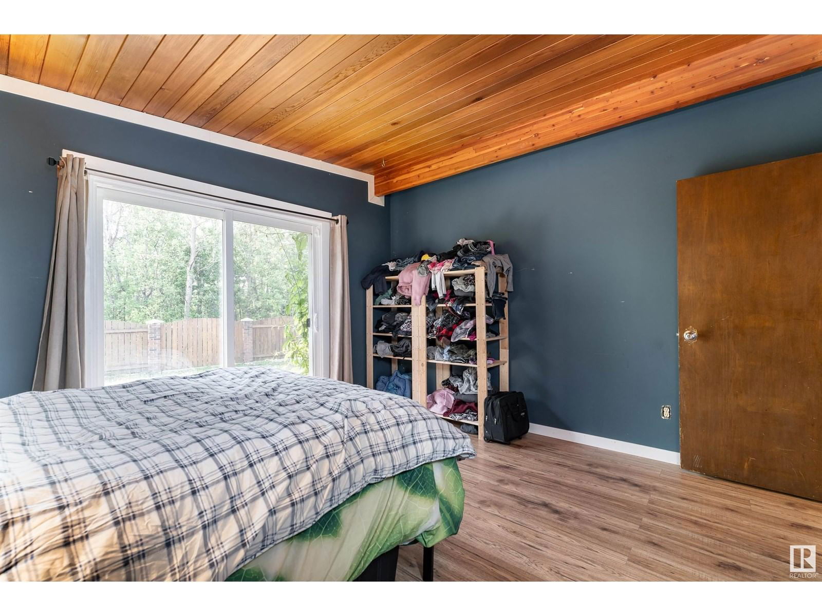 6012 53 AV Image 24