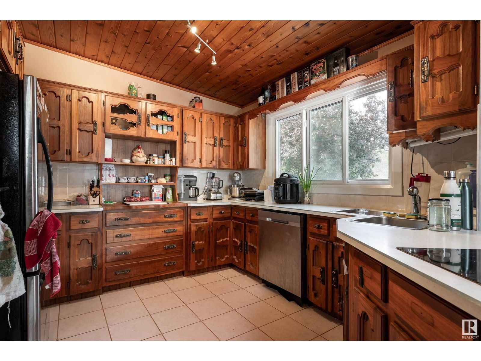 6012 53 AV Image 30