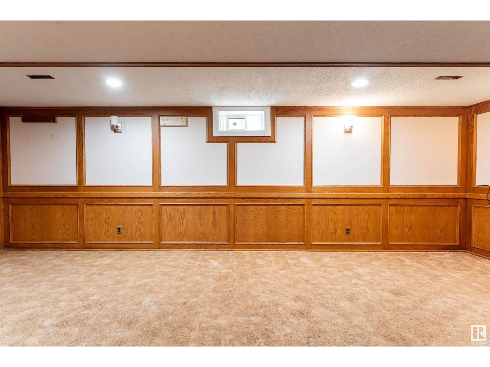 6012 53 AV Image 37