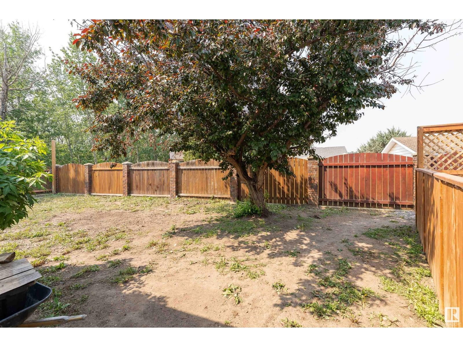 6012 53 AV Image 42